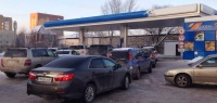 Почему в России литр бензина стоит 45 рублей, а в Казахстане 28, а нефть одна? 